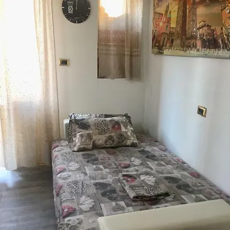 Fair And City Center Apartment